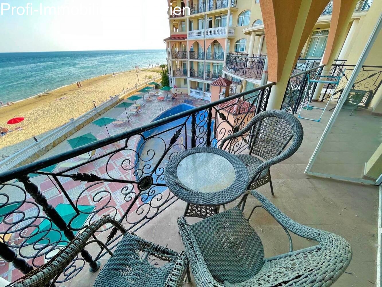 3-Zimmer-Wohnung mit Meerblick in 1. Reihe am Meer in Elenite 3-Zimmer-Wohnung mit Meerblick in 1. Reihe am Meer in Elenite